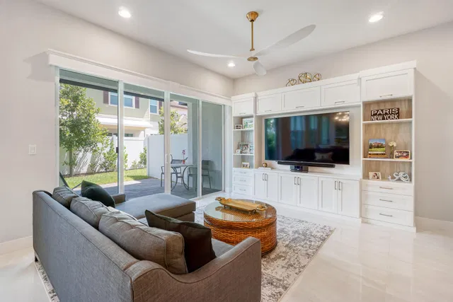 Residences at Midtown Palm Beach Gardens Residence photo 18