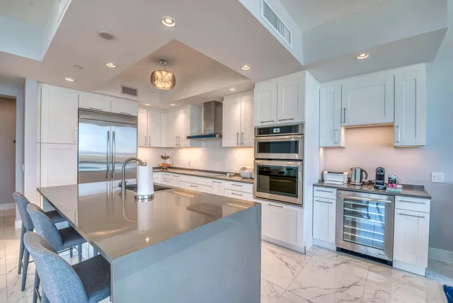 Water Club North Palm Beach Unit 1704 photo 4