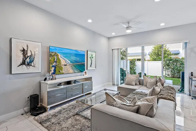 Residences at Midtown Palm Beach Gardens Residence photo 8