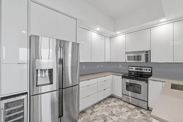 One City Plaza Unit 1105 photo 17