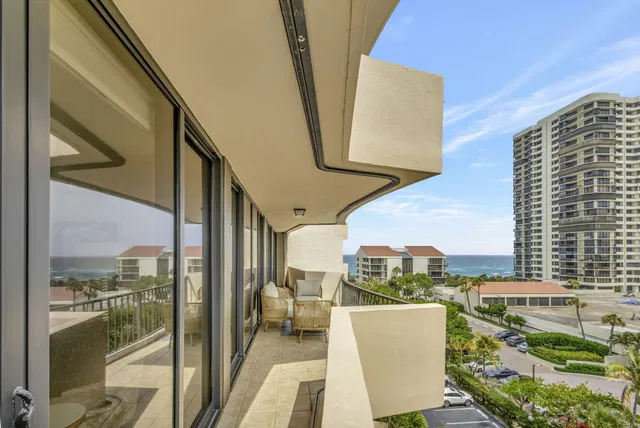 Singer Island Unit 604 photo 5