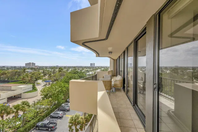 Singer Island Unit 604 photo 8