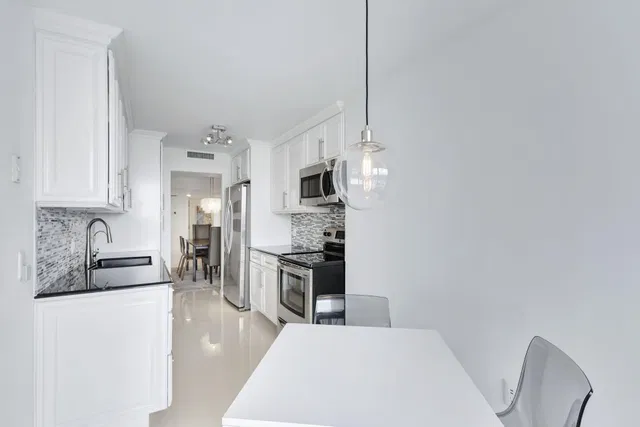 Singer Island Unit 604 photo 25