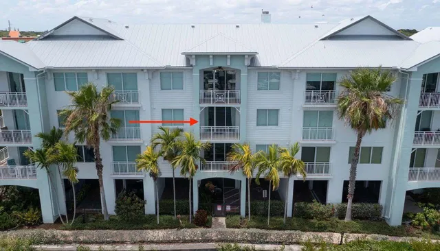 Harborage Yacht Club Unit 304 photo 5