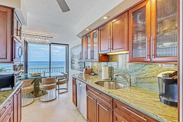 Water Glades Unit 16 -C photo 17