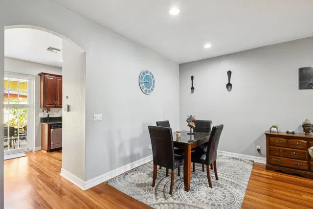 Canterbury Place Residence photo 11