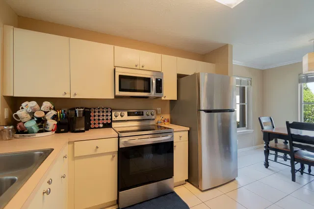  Residence photo 6