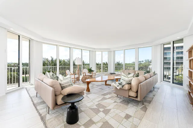 Sloan's Curve Palm Beach Unit 204s photo 6