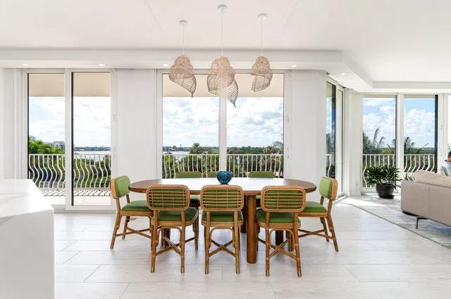 Sloan's Curve Palm Beach Unit 204s photo 12