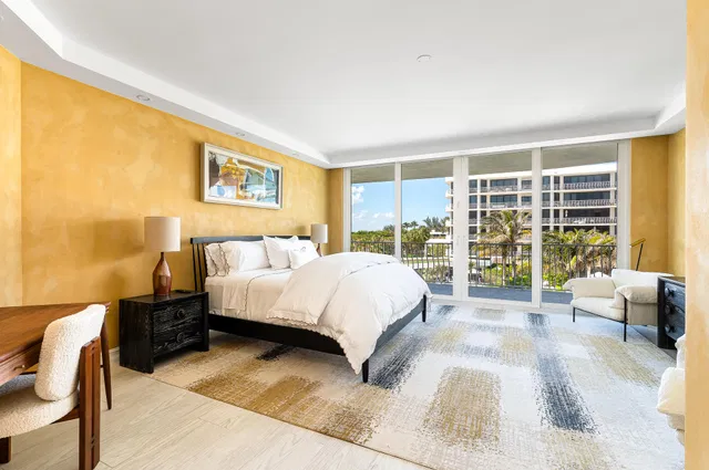 Sloan's Curve Palm Beach Unit 204s photo 13
