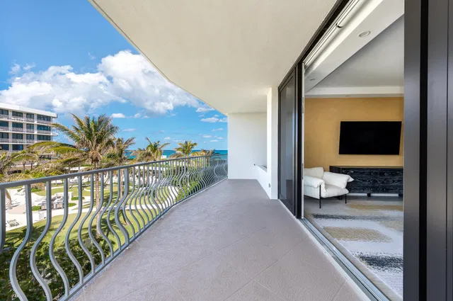 Sloan's Curve Palm Beach Unit 204s photo 15