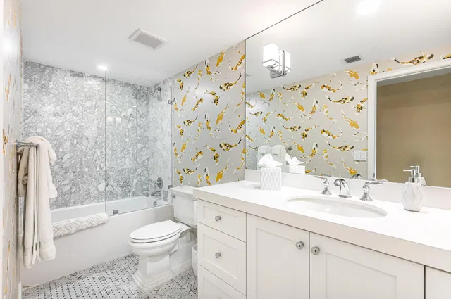 Sloan's Curve Palm Beach Unit 204s photo 22