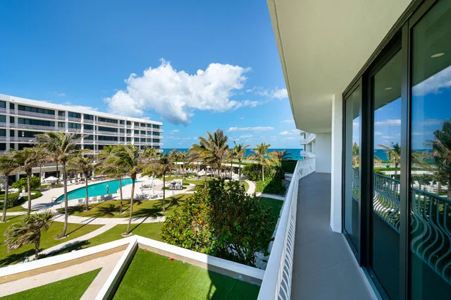 Sloan's Curve Palm Beach Unit 204s photo 28