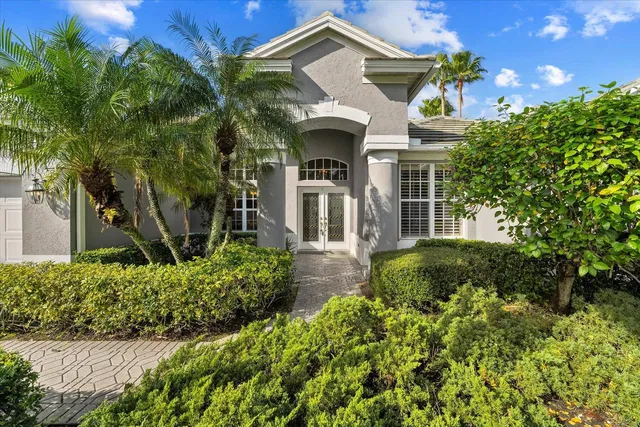 Monarch Country Club Residence photo 2