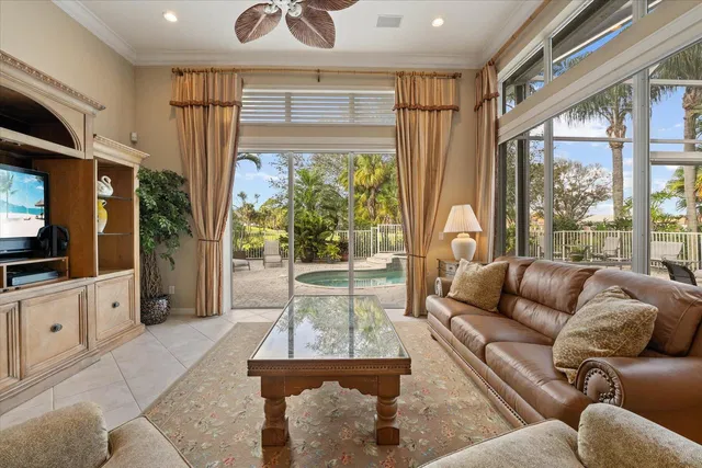 Monarch Country Club Residence photo 8