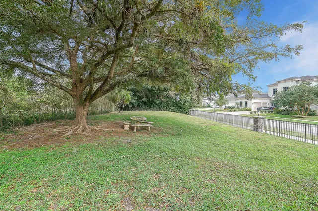 Boca Grove Residence photo 9