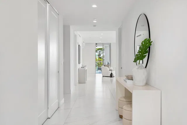 Royal Palm Residences Boca Raton Unit 406 photo 2