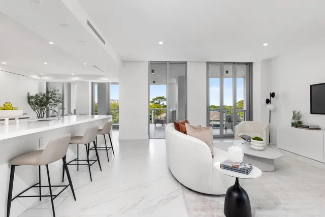 Royal Palm Residences Boca Raton Unit 406 photo 4