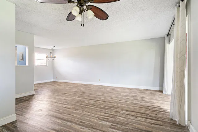  Unit 114 photo 5