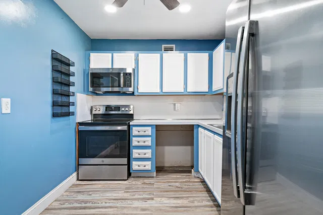  Unit 114 photo 6