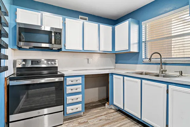  Unit 114 photo 7