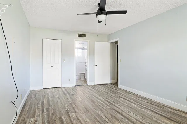  Unit 114 photo 9