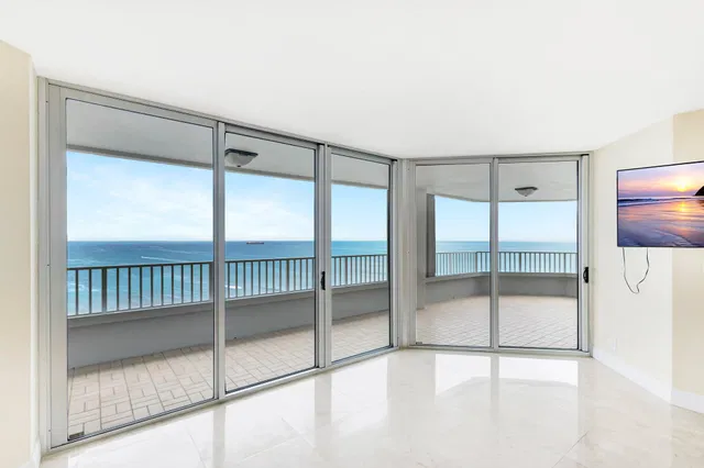 Corniche Singer Island Unit 1401 photo 5