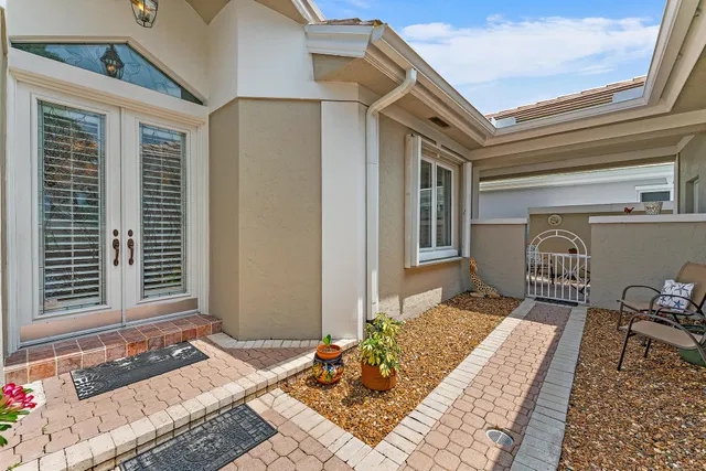 Monarch Country Club Residence photo 4