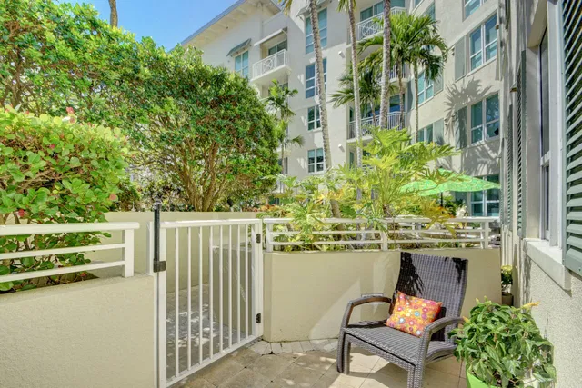 City Palms Unit 604 photo 27