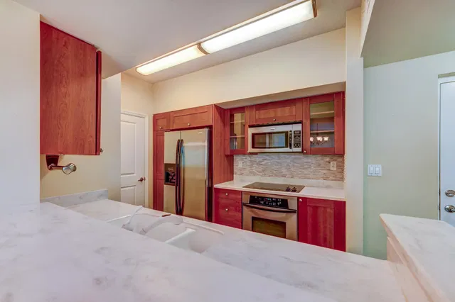 Harborage Yacht Club Unit 206 photo 8