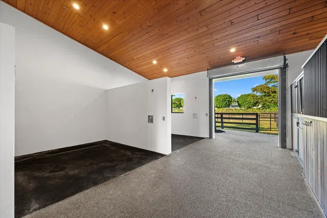  Residence photo 18