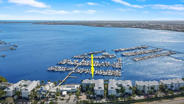Harborage Yacht Club Unit 204 photo 6