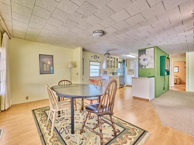 Unit 175 photo 14