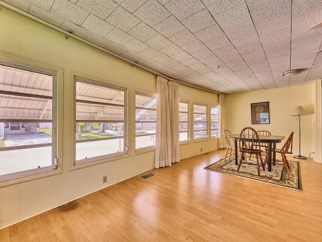 Unit 175 photo 18