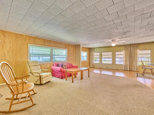 Unit 175 photo 21