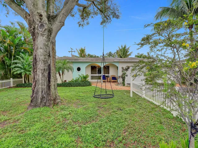 Residence photo 3