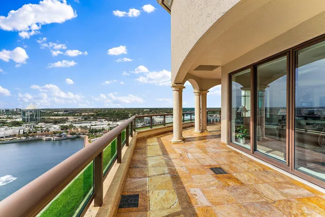 The Landmark Palm Beach Gardens Unit 1501c photo 3
