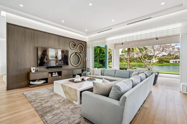 Boca Bath & Tennis Residence photo 10