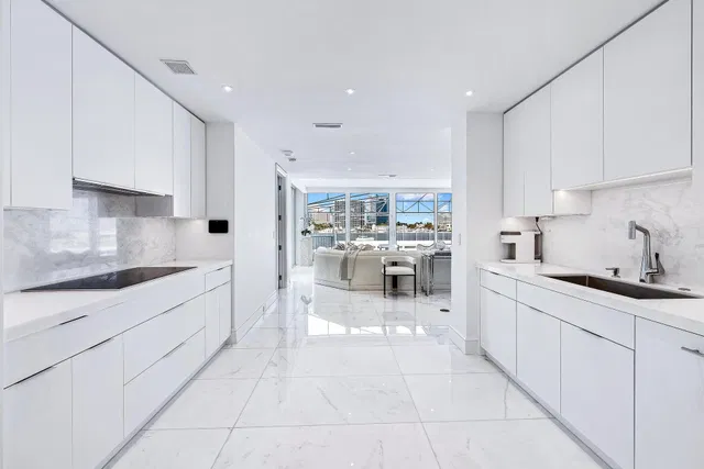 Palm Beach Towers, Palm Beach Unit 215/216 A photo 8