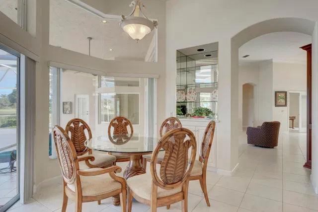 Monarch Country Club Residence photo 9