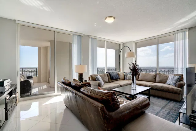 CityPlace South Tower Unit 1822 photo 4