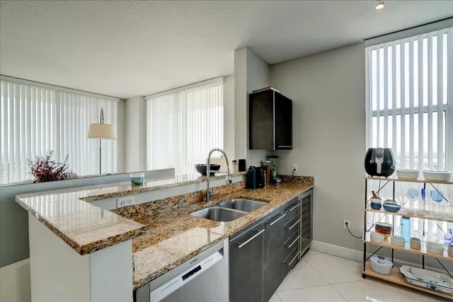 CityPlace South Tower Unit 1822 photo 8