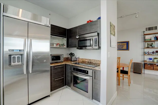 CityPlace South Tower Unit 1822 photo 10
