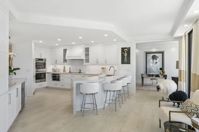 Sloan's Curve Palm Beach Unit 104s photo 10