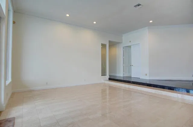  Residence photo 19