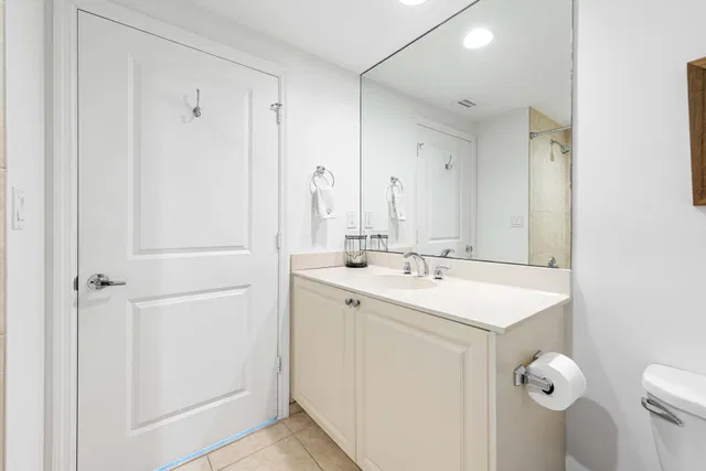 Harborage Yacht Club Unit 302 photo 33
