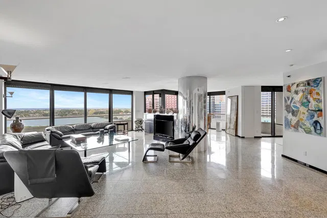The Plaza of The Palm Beaches Unit 12 C/D photo 10