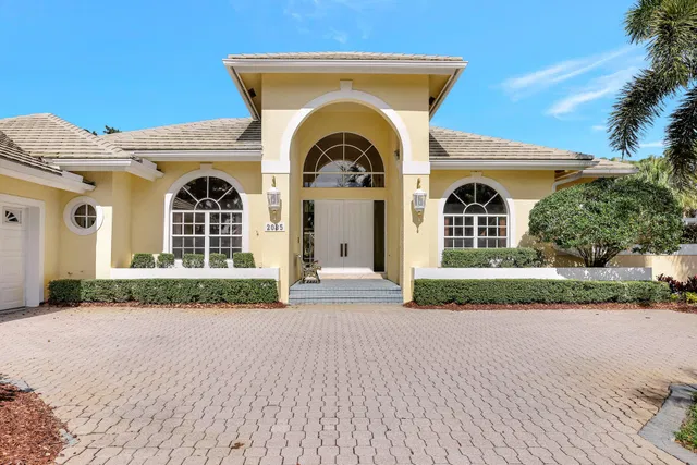 Monarch Country Club Residence photo 5