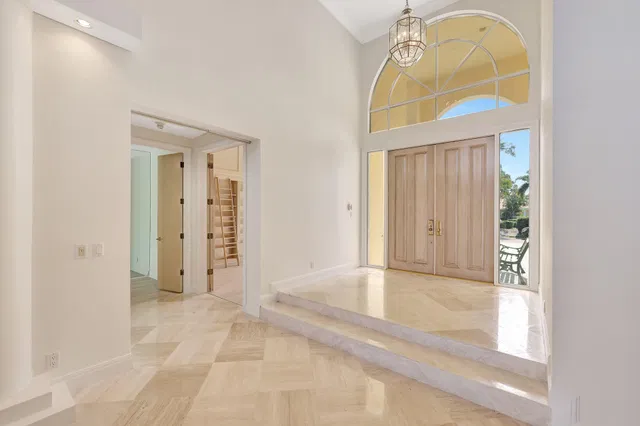 Monarch Country Club Residence photo 9