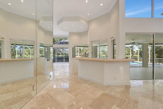 Monarch Country Club Residence photo 17